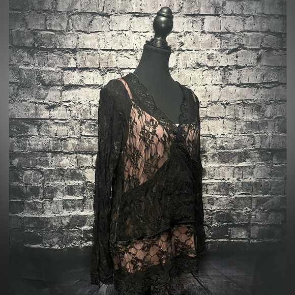 Miss H Top - Picture 3 of 5